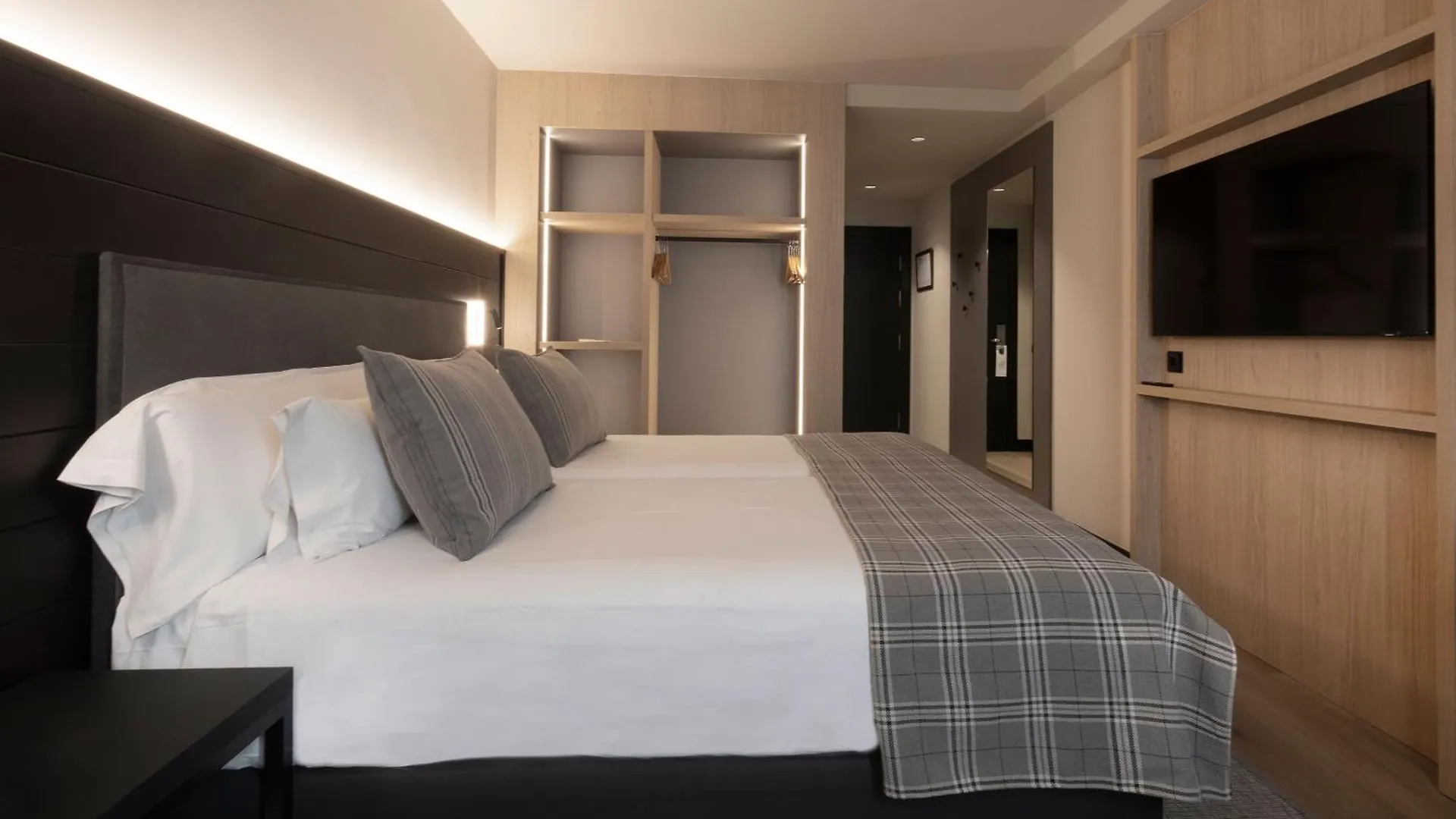 Hotel Magic Pas Pas De La Casa 4*,